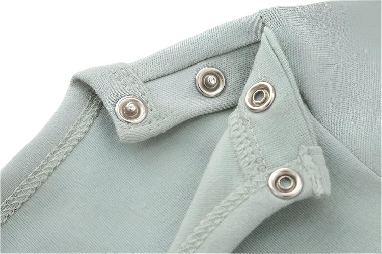 Baby bodysuits with shoulder snaps – soft easy-wear onesies for infants